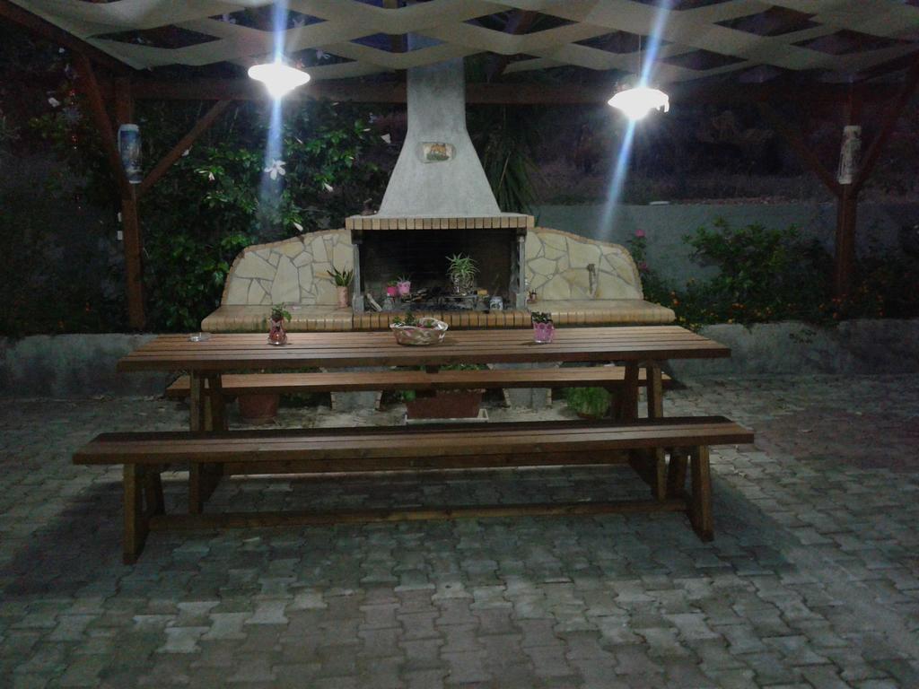 Elpida Studio ترابيزاكي المظهر الخارجي الصورة
